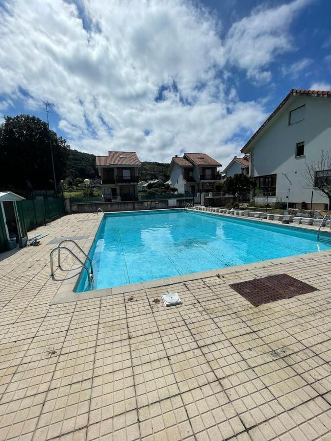 Chalet En Urbanizacion Con Piscina Argoños Exteriör bild
