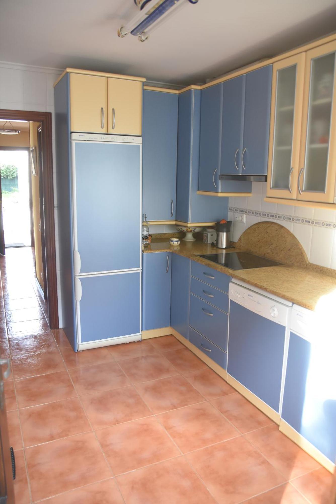 Chalet En Urbanizacion Con Piscina Argoños Exteriör bild